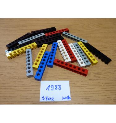 Technic elem 1x8 oldalán 7 lyukkal 3702 - 20 db
