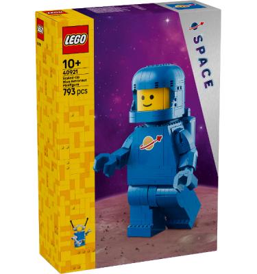 Nagy méretű, kék űrhajós minifigura
