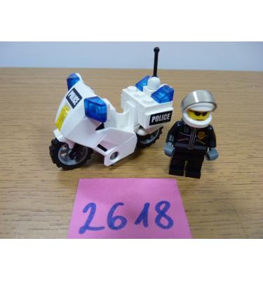Motoros rendőr figura motorral