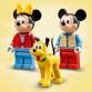 Mickey és Minnie egér kempingezik