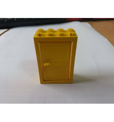 Ajtó keret 2 x 4 x 5 sárga ajtóval