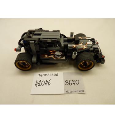 Menekülő versenyautó