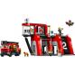 Tűzoltóállomás és tűzoltóautó
