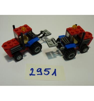 2 db traktor